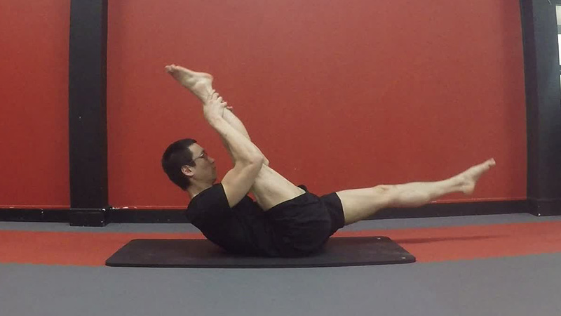 Pilates - Single Straight Leg Stretch